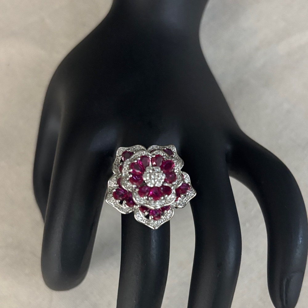 Elegant Silver and Pink Floral Ring